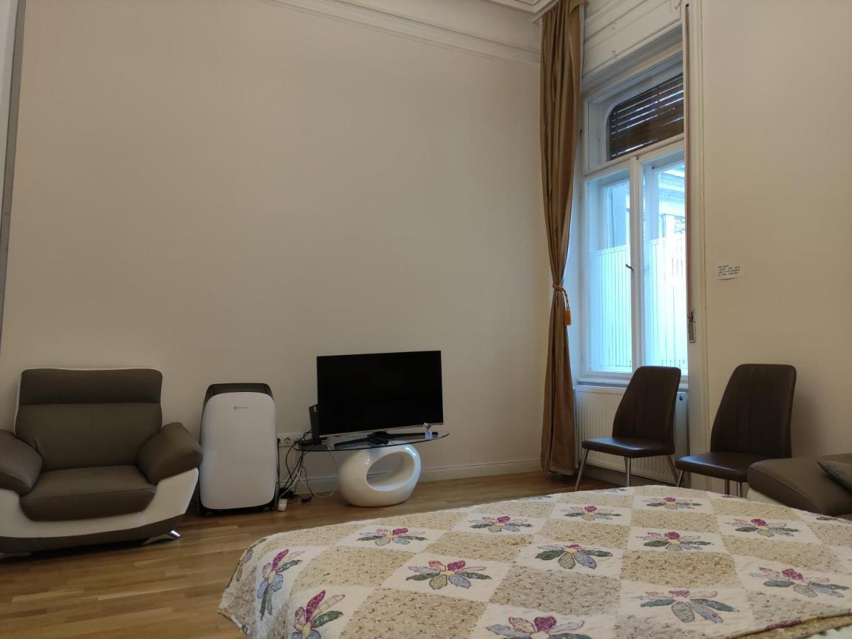 Falk Miksa Apartment Будапеща Екстериор снимка